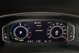 valkoinen Volkswagen Tiguan 2023 kuva 12.