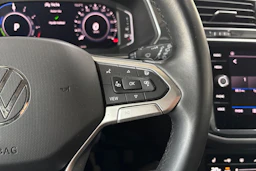 valkoinen Volkswagen Tiguan 2023 kuva 14.