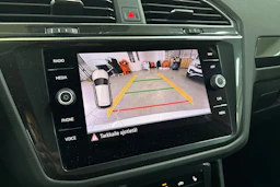 valkoinen Volkswagen Tiguan 2023 kuva 17.