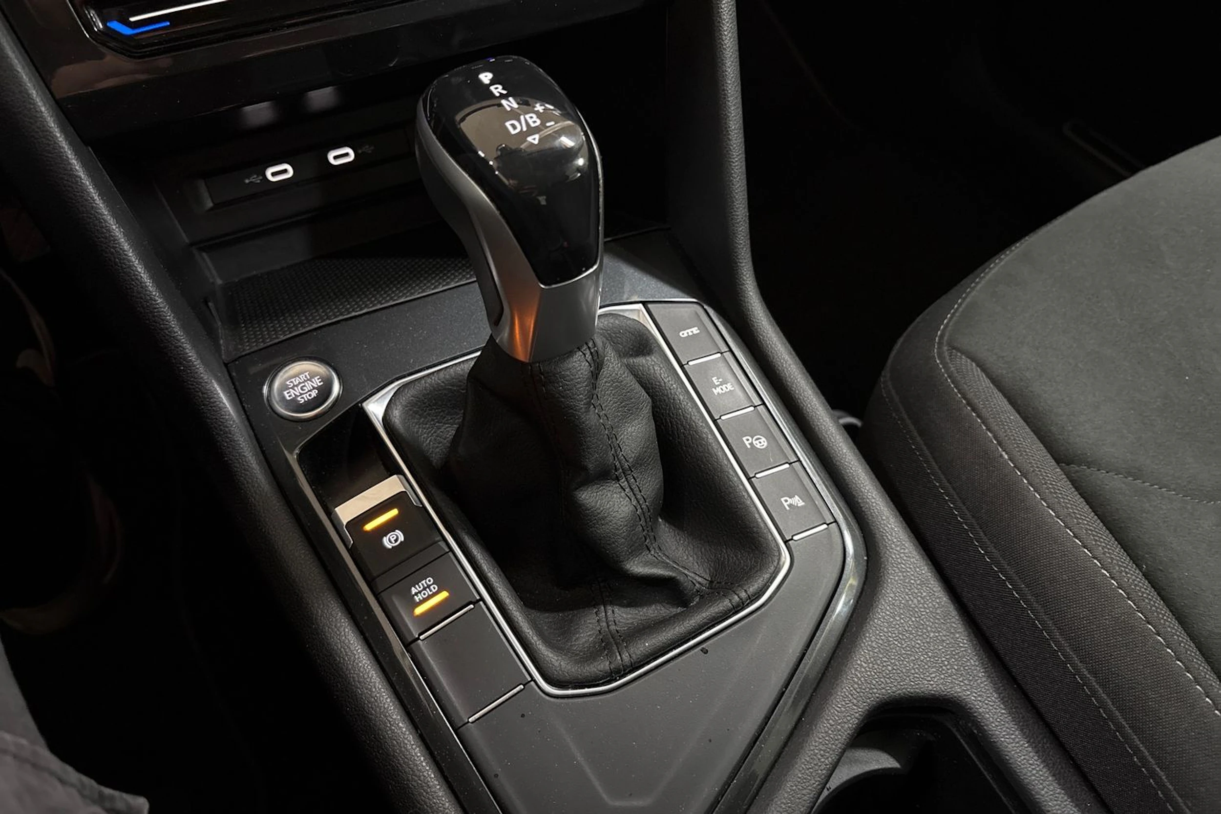 valkoinen Volkswagen Tiguan 2023 kuva 21.