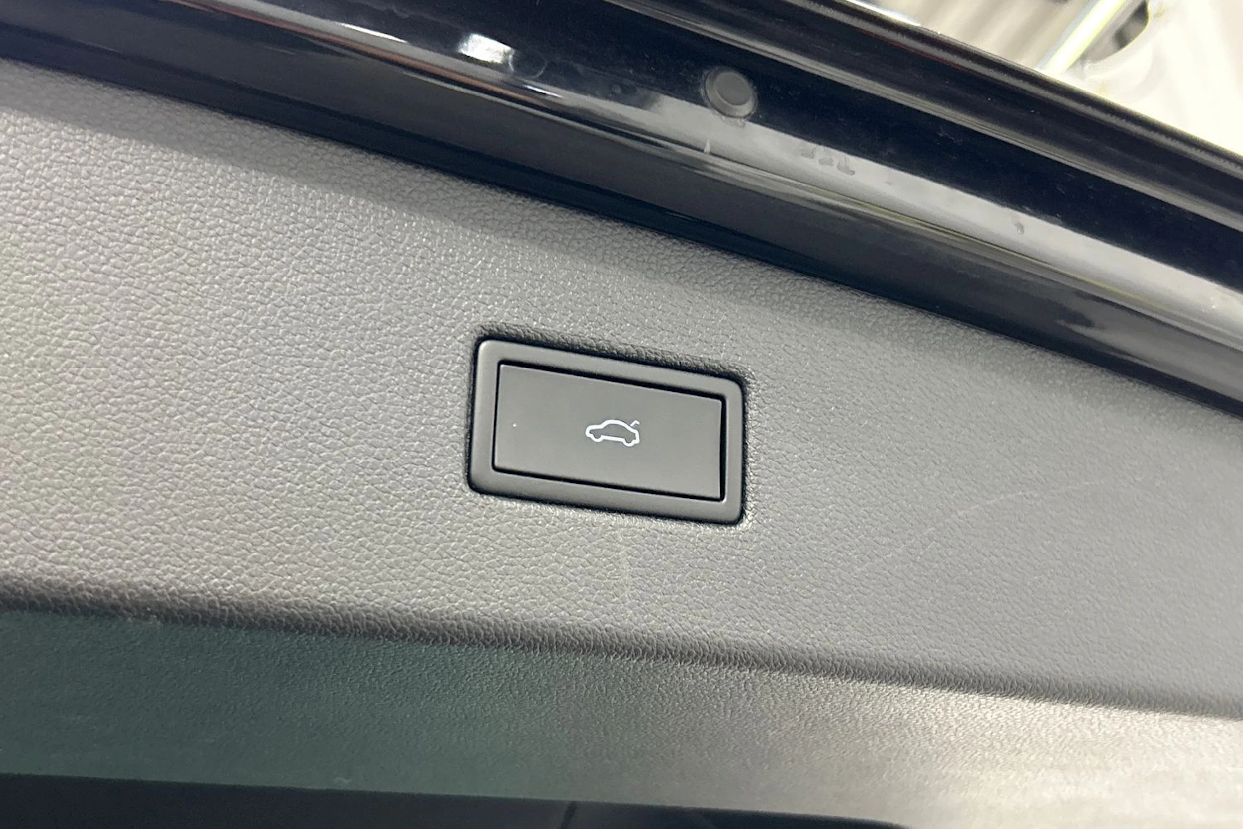 musta Volkswagen Tiguan 2023 kuva 13.