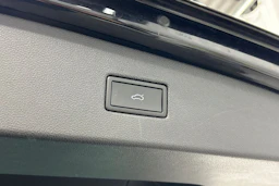 musta Volkswagen Tiguan 2023 kuva 13.