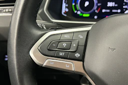 musta Volkswagen Tiguan 2023 kuva 16.