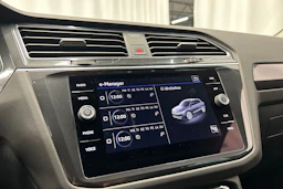 musta Volkswagen Tiguan 2023 kuva 20.
