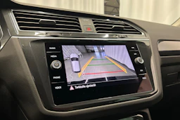 musta Volkswagen Tiguan 2023 kuva 22.