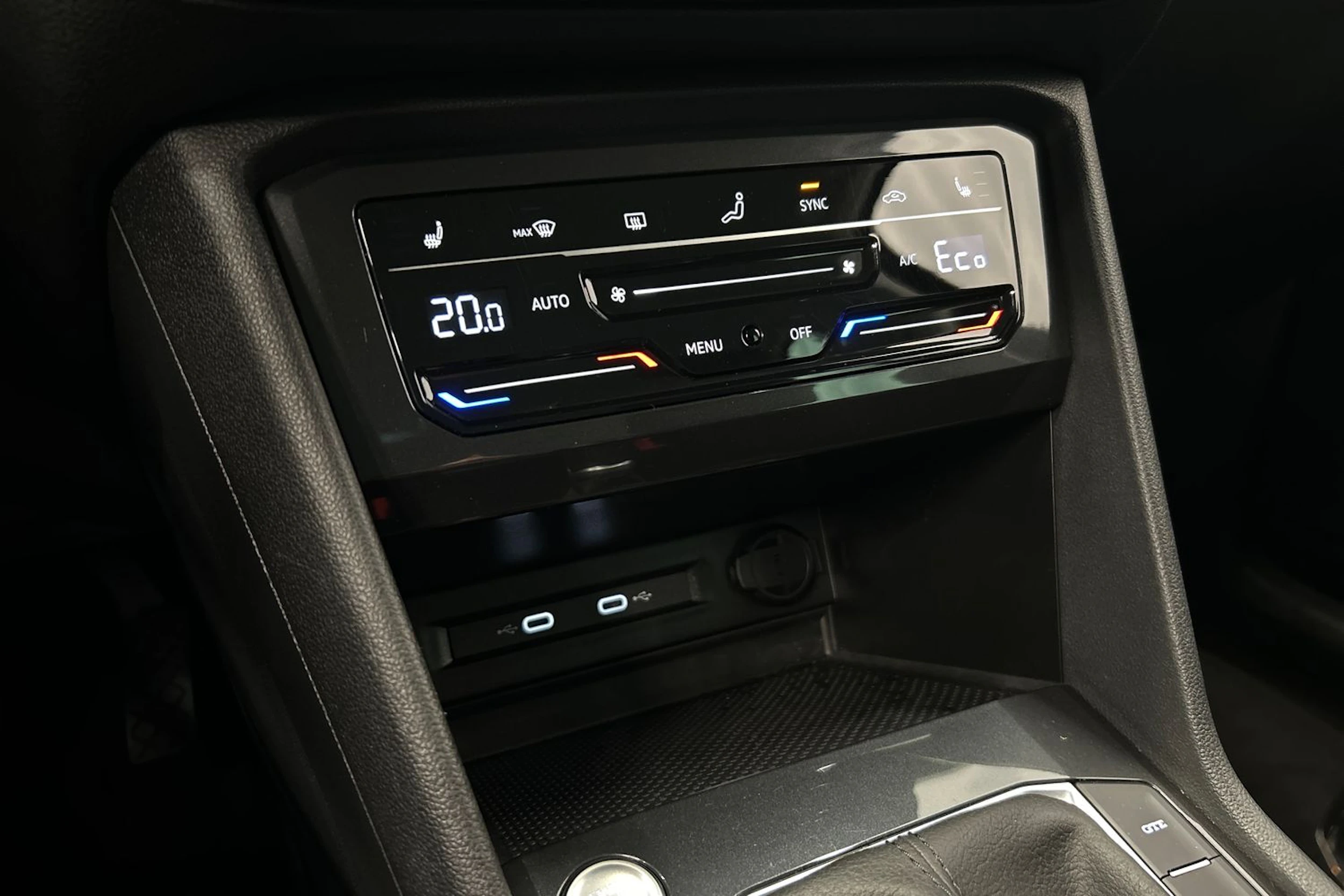musta Volkswagen Tiguan 2023 kuva 23.