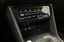 musta Volkswagen Tiguan 2023 kuva 23.