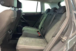 harmaa Volkswagen Tiguan 2023 kuva 8.