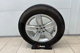 harmaa Volkswagen Tiguan 2023 kuva 11.