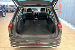 harmaa Volkswagen Tiguan 2023 kuva 13.