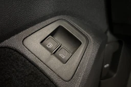 harmaa Volkswagen Tiguan 2023 kuva 18.