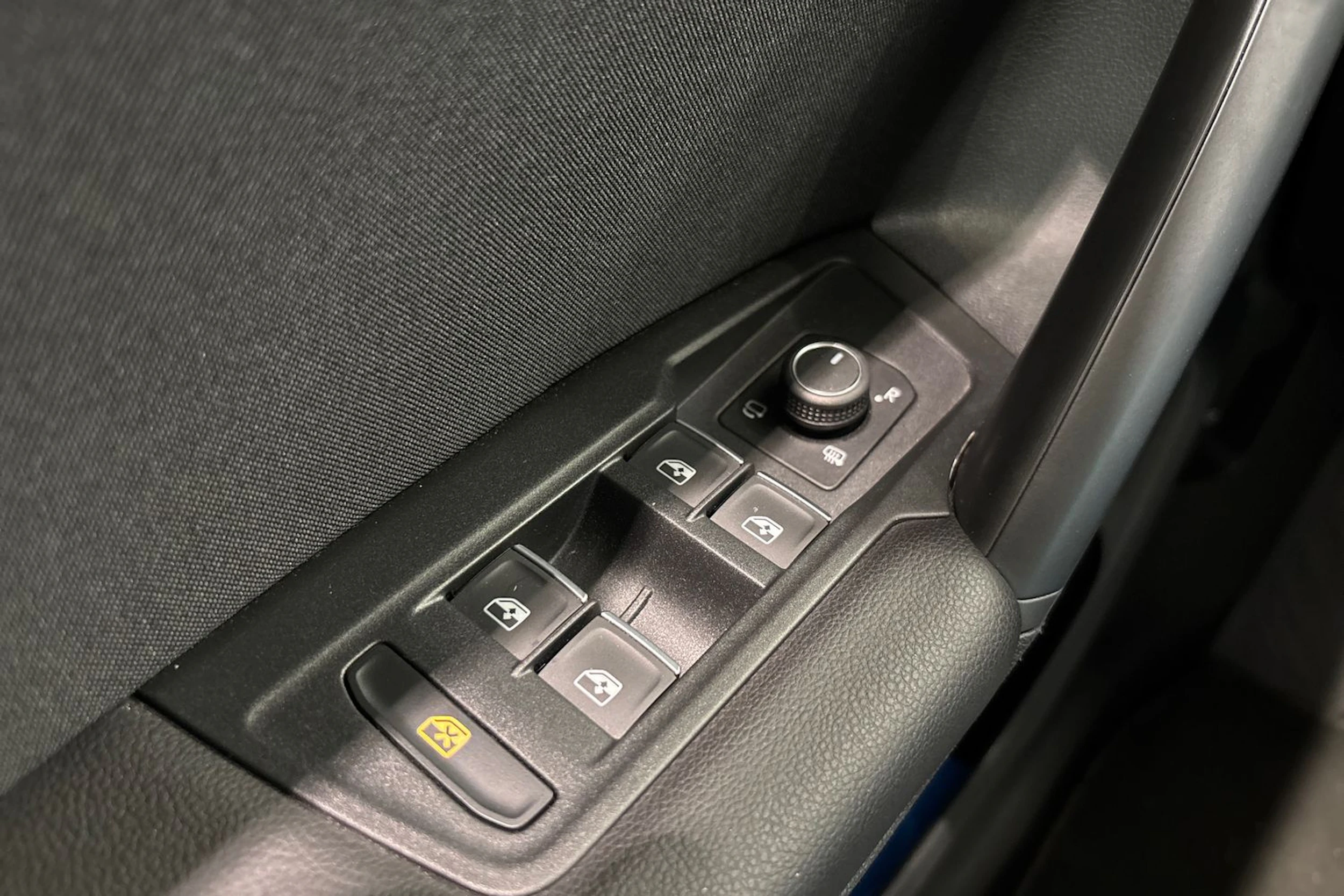 harmaa Volkswagen Tiguan 2023 kuva 19.