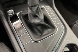 harmaa Volkswagen Tiguan 2023 kuva 24.
