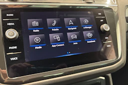 harmaa Volkswagen Tiguan 2023 kuva 27.