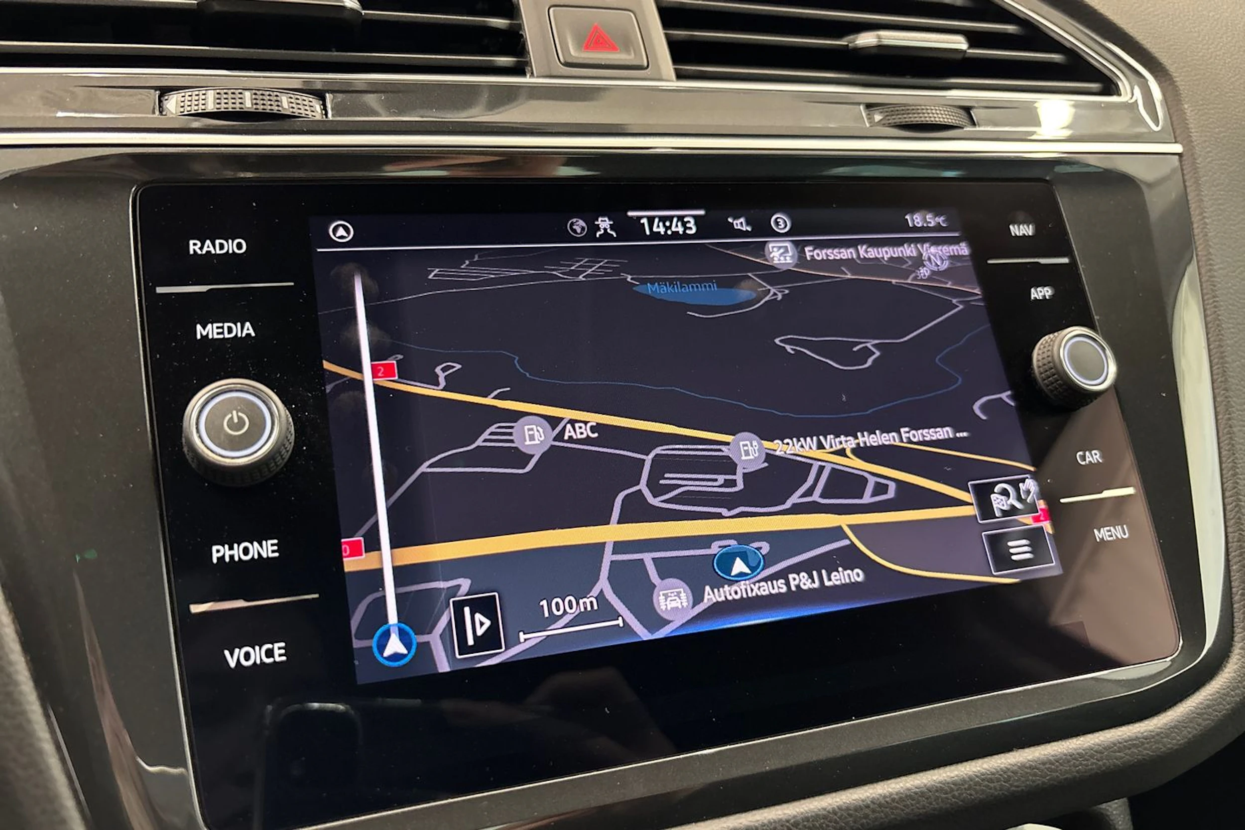 harmaa Volkswagen Tiguan 2023 kuva 28.