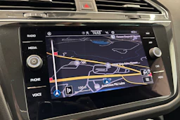 harmaa Volkswagen Tiguan 2023 kuva 28.