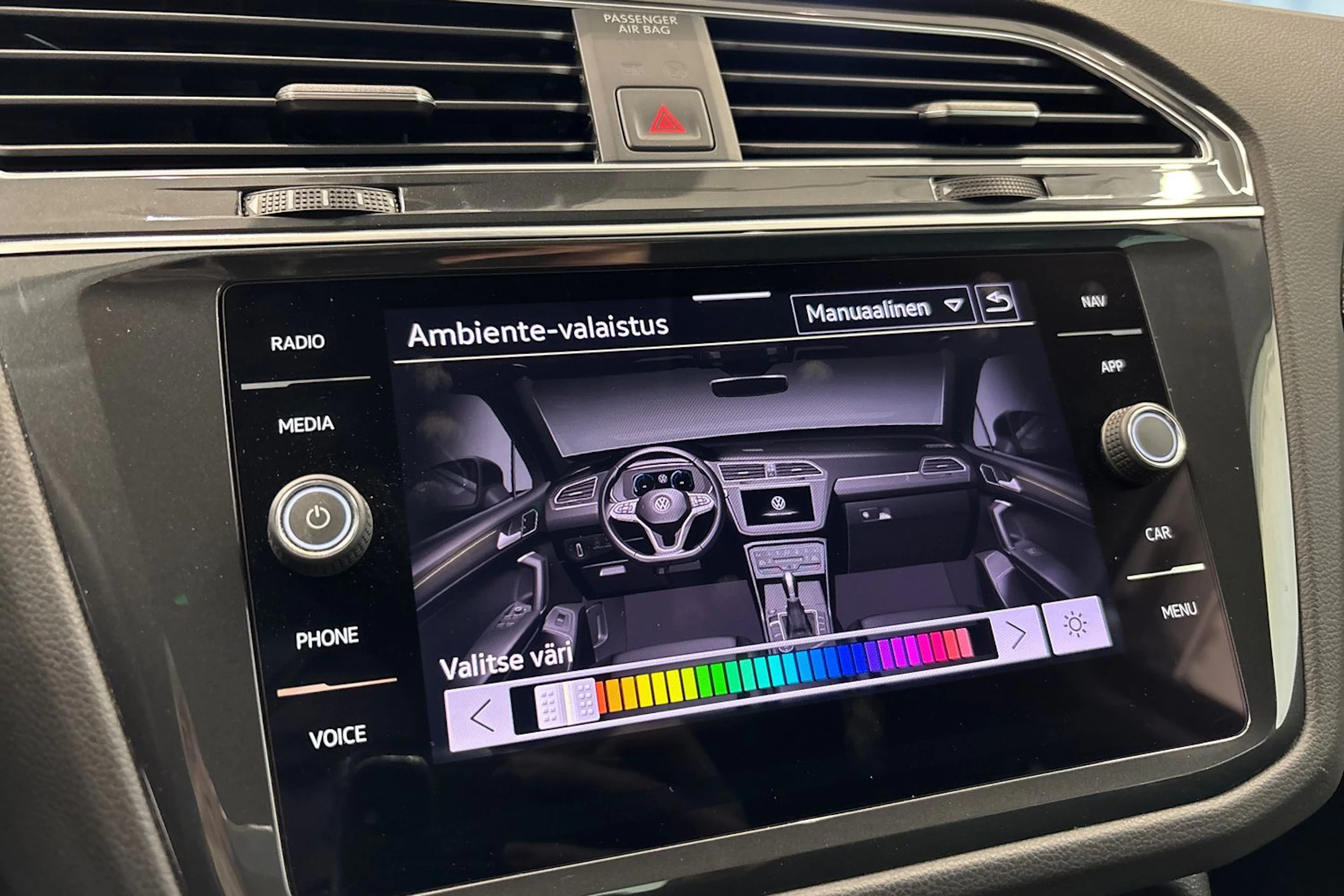 harmaa Volkswagen Tiguan 2023 kuva 29.