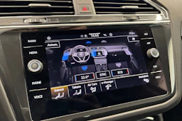harmaa Volkswagen Tiguan 2023 kuva 33.