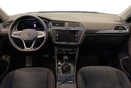 harmaa Volkswagen Tiguan 2023 kuva 9.