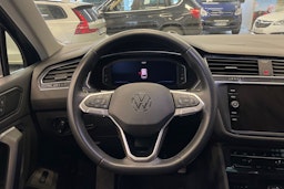harmaa Volkswagen Tiguan 2023 kuva 15.