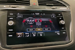 harmaa Volkswagen Tiguan 2023 kuva 19.