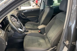 harmaa Volkswagen Tiguan 2023 kuva 27.