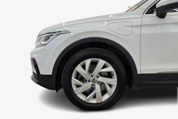 valkoinen Volkswagen Tiguan 2023 kuva 9.