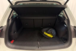 valkoinen Volkswagen Tiguan 2023 kuva 13.
