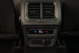 valkoinen Volkswagen Tiguan 2023 kuva 17.