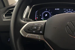 valkoinen Volkswagen Tiguan 2023 kuva 22.