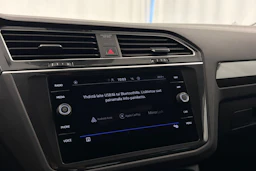 valkoinen Volkswagen Tiguan 2023 kuva 26.