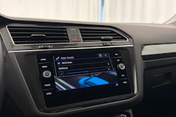 valkoinen Volkswagen Tiguan 2023 kuva 30.