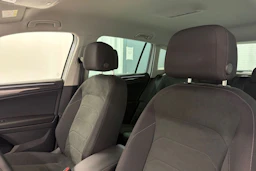 valkoinen Volkswagen Tiguan 2023 kuva 34.