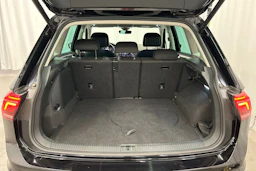 musta Volkswagen Tiguan 2023 kuva 12.