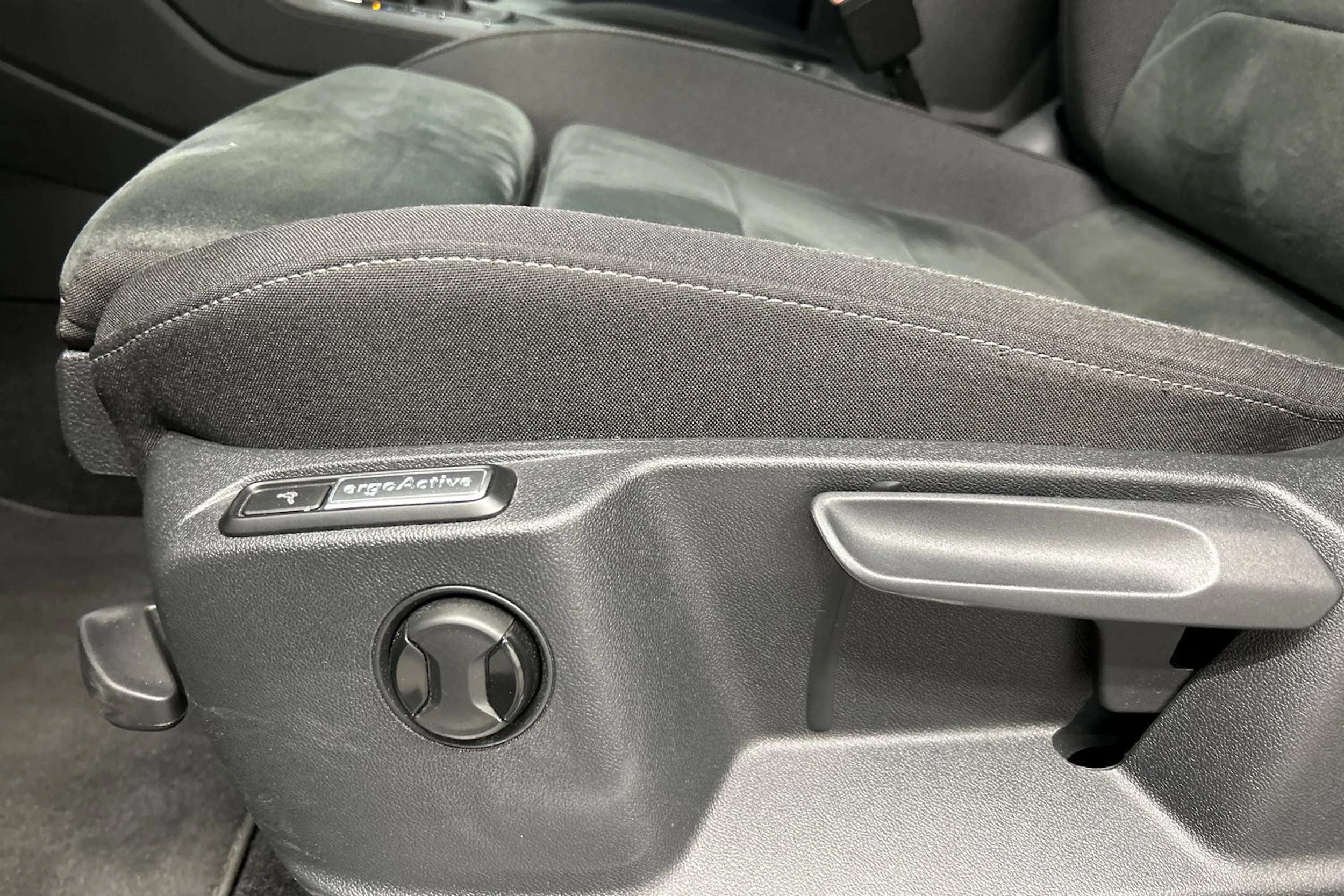 musta Volkswagen Tiguan 2023 kuva 17.