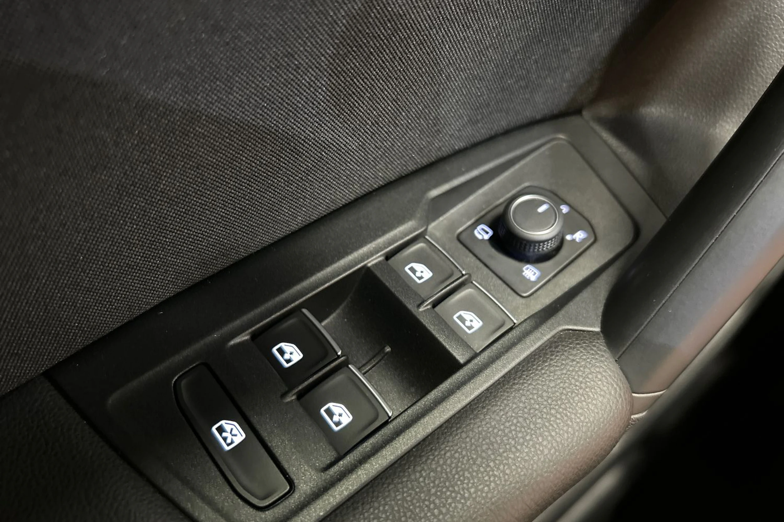 musta Volkswagen Tiguan 2023 kuva 19.