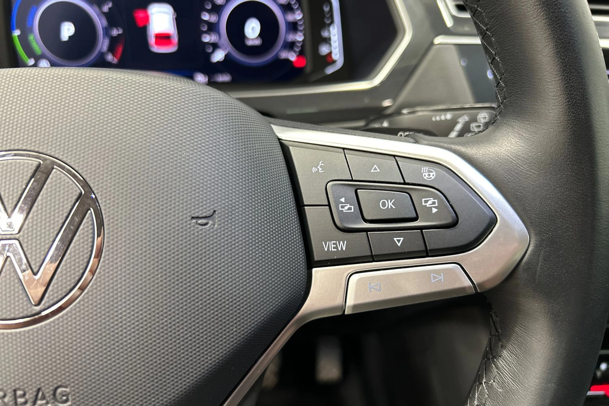 musta Volkswagen Tiguan 2023 kuva 22.