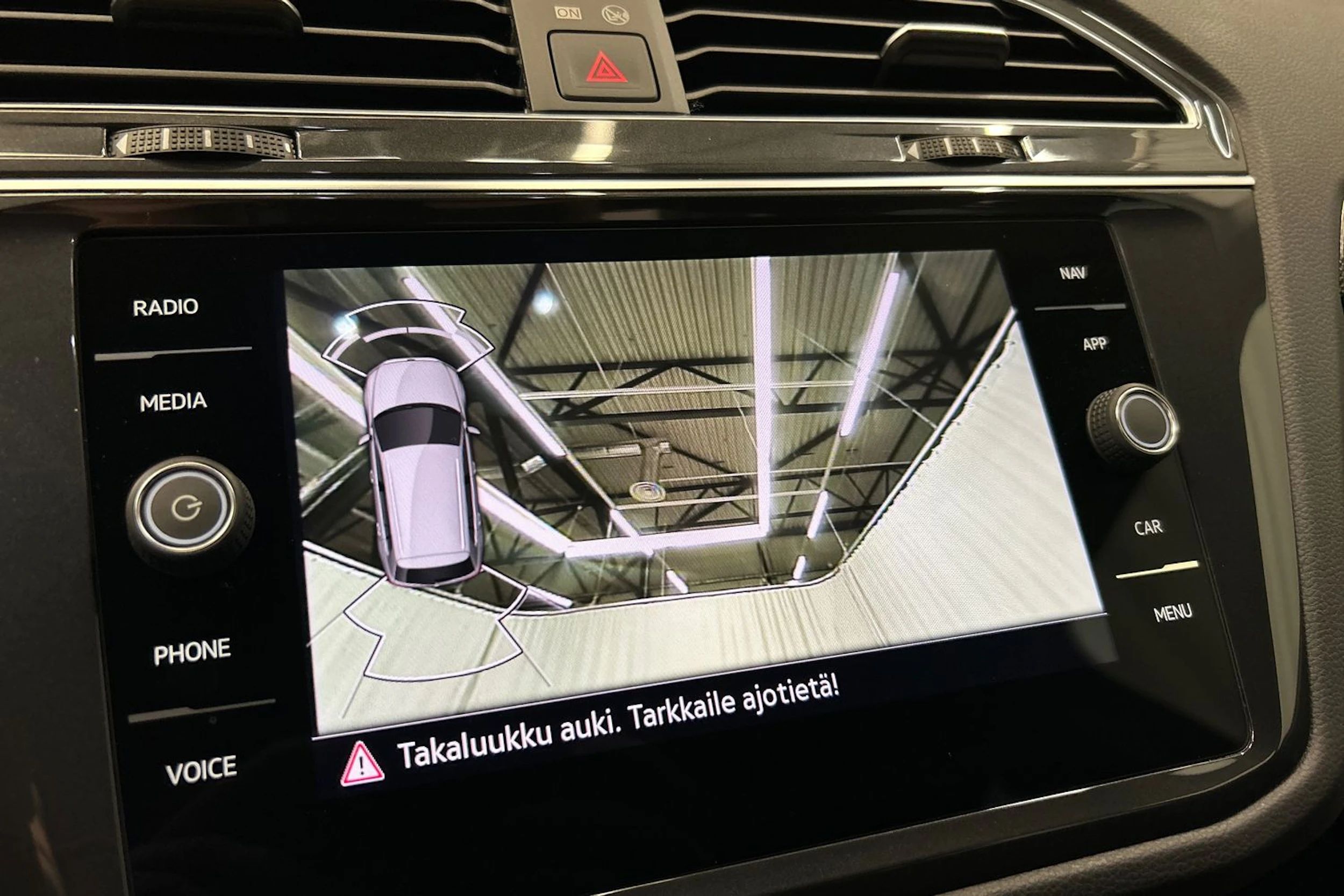 musta Volkswagen Tiguan 2023 kuva 25.