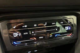 musta Volkswagen Tiguan 2023 kuva 26.