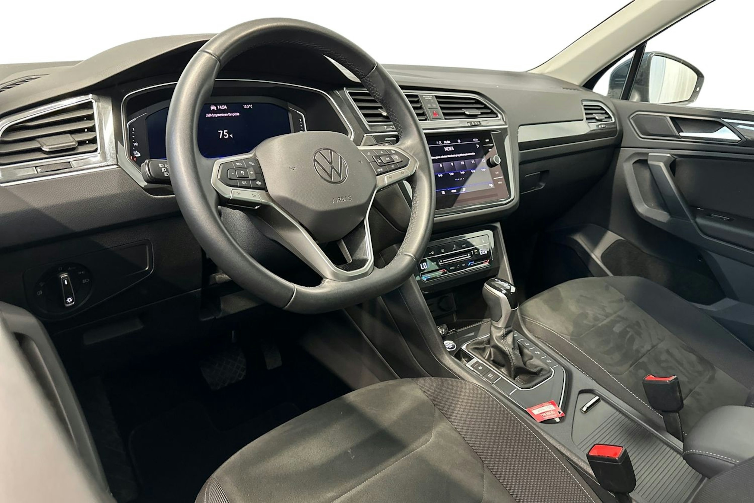 sininen Volkswagen Tiguan 2023 kuva 7.