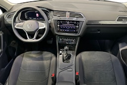 sininen Volkswagen Tiguan 2023 kuva 9.