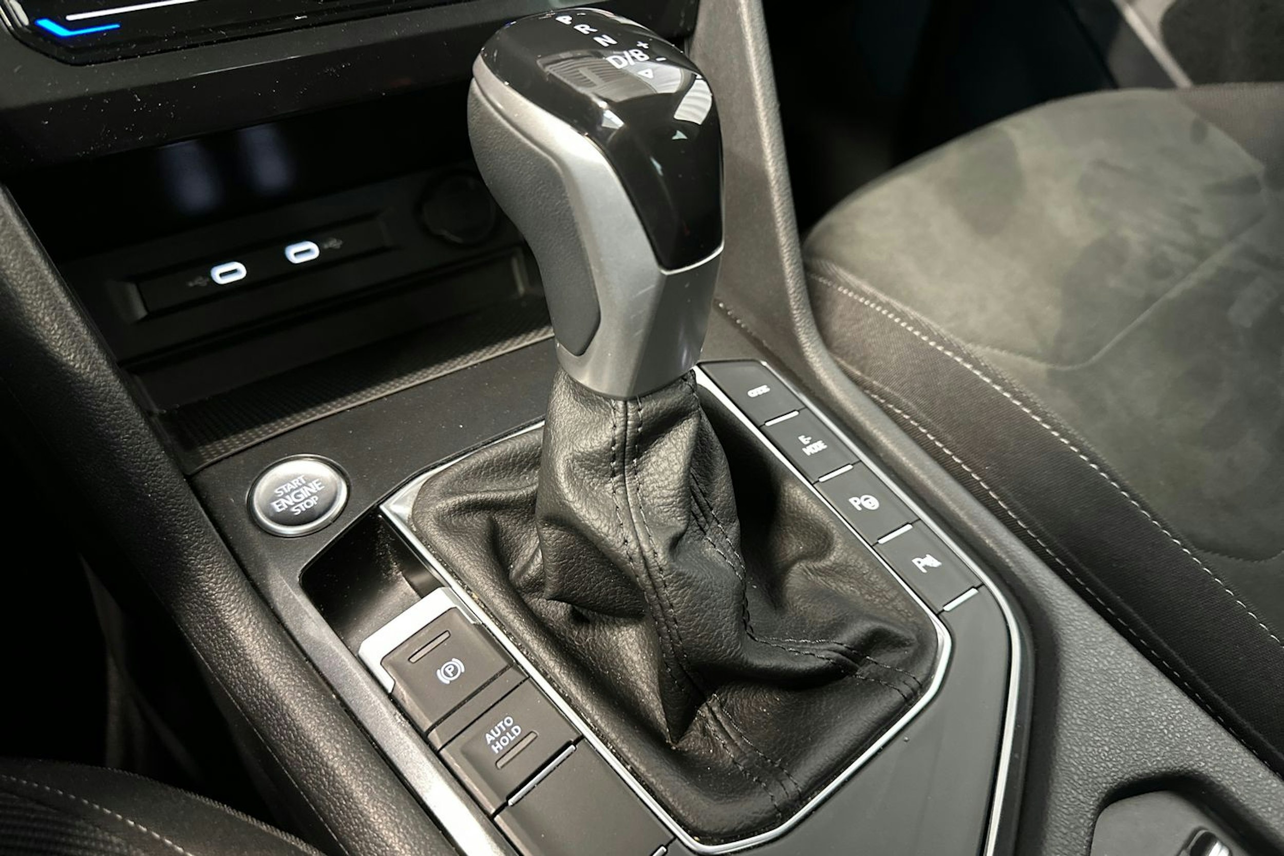 sininen Volkswagen Tiguan 2023 kuva 21.