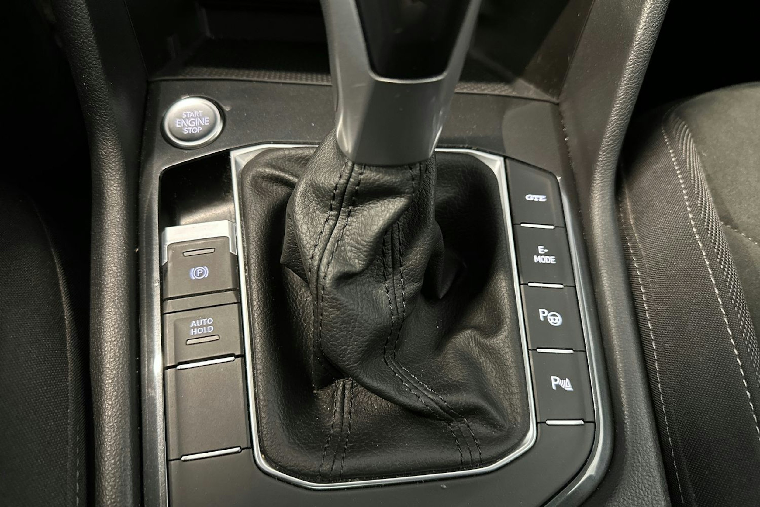 sininen Volkswagen Tiguan 2023 kuva 22.