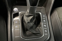 sininen Volkswagen Tiguan 2023 kuva 22.