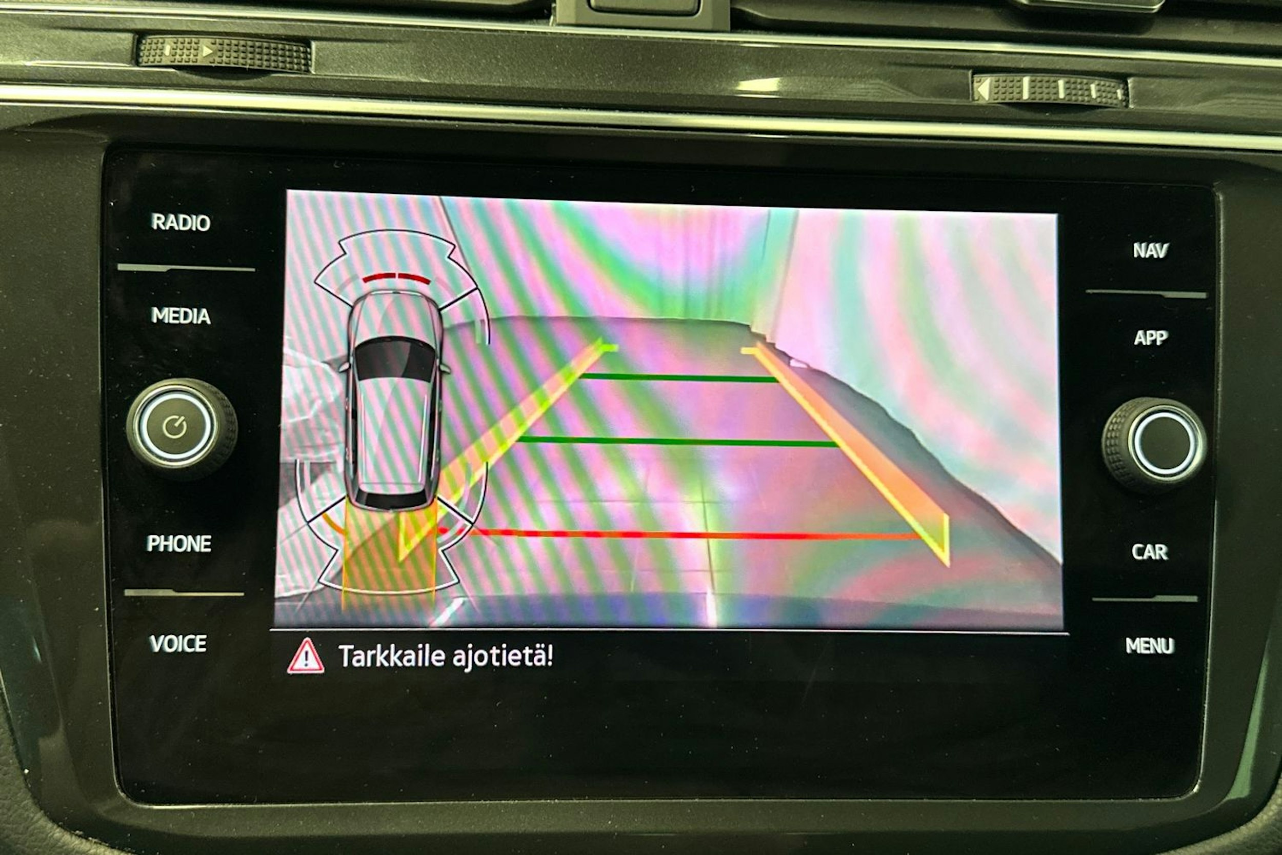 sininen Volkswagen Tiguan 2023 kuva 24.