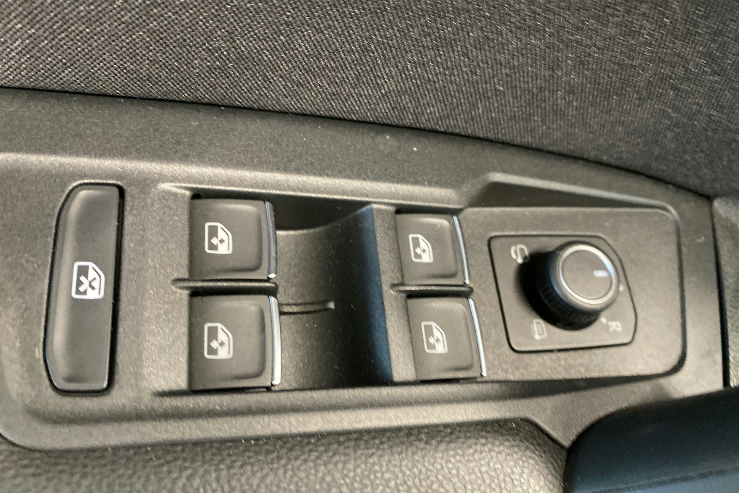 musta Volkswagen Tiguan 2023 kuva 20.