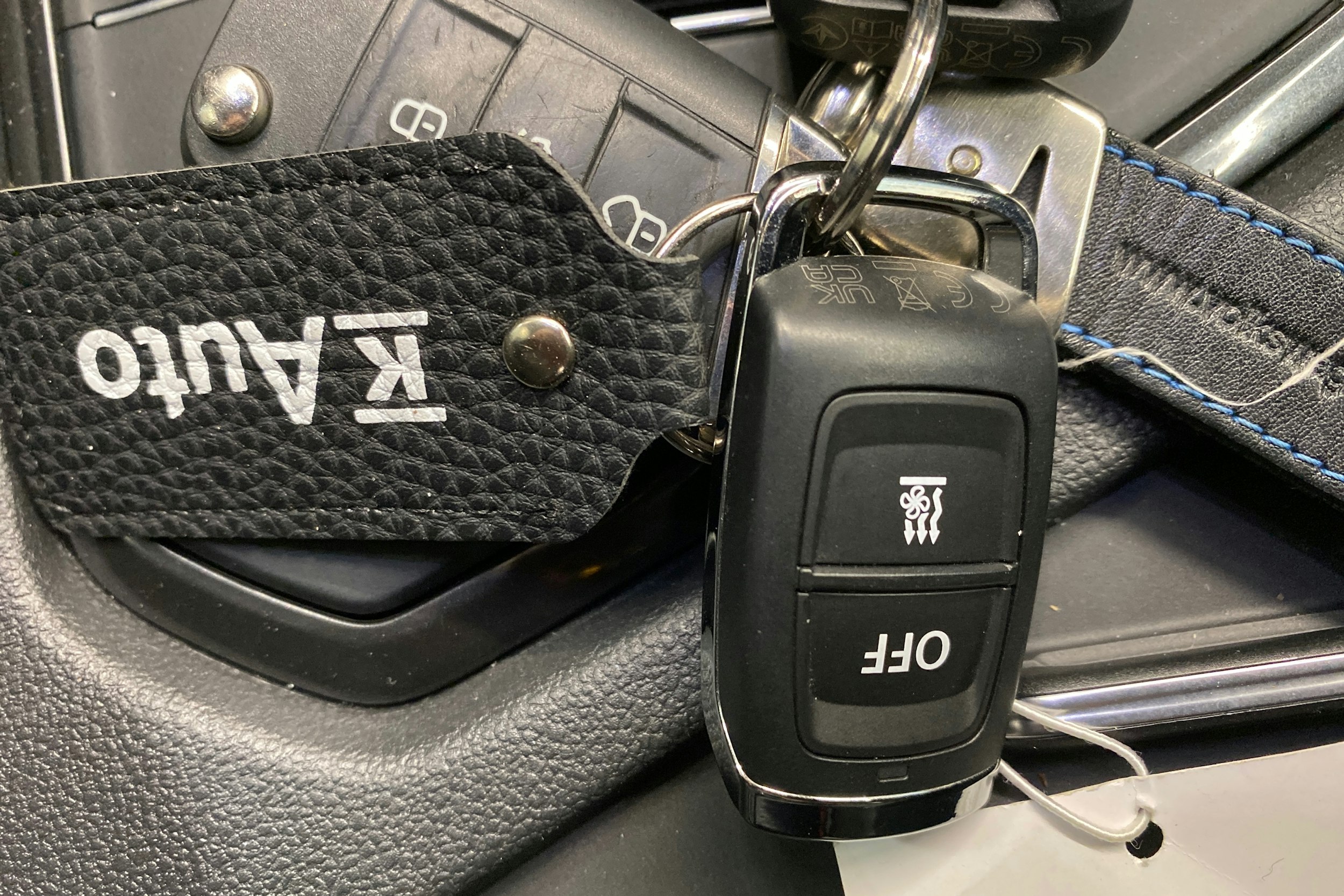 musta Volkswagen Tiguan 2023 kuva 28.