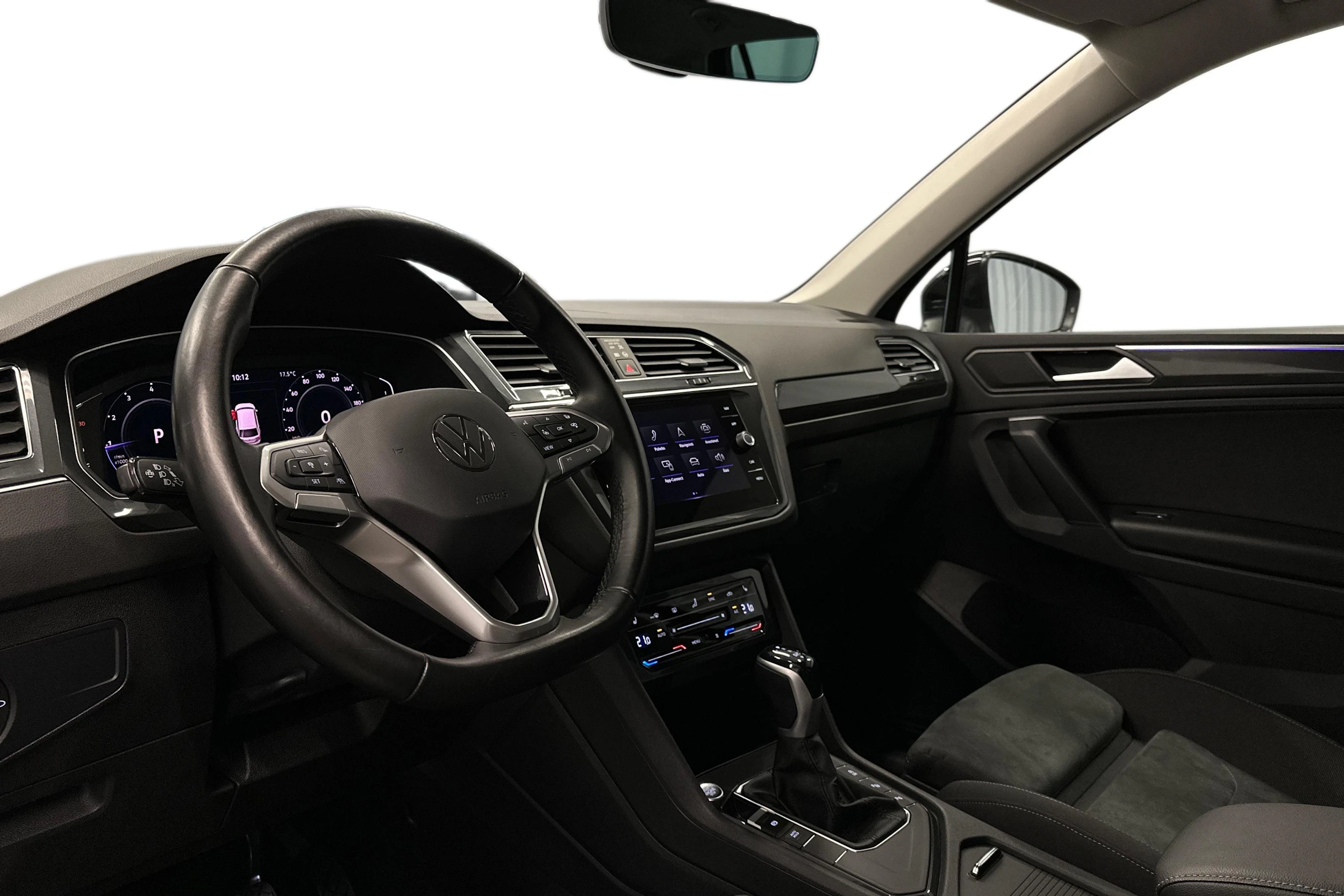 musta Volkswagen Tiguan 2023 kuva 8.