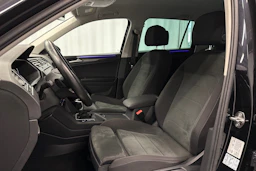 musta Volkswagen Tiguan 2023 kuva 19.