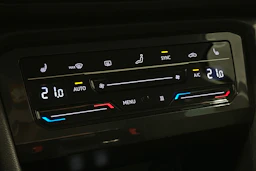 musta Volkswagen Tiguan 2023 kuva 31.